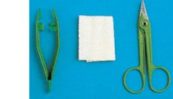 SET PER RIMOZIONE SUTURE CONFEZIONATO IN BLISTER RIGIDO, CONTENENTE FORBICE, PINZA E GARZA - Farmaciapacini.it