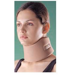 COLLARE CERVICALE OPPO A DENSITA' COMPATTA MISURA MEDIA. SUPPORTA LA COLONNA CERVICALE IN POSIZIONE NEUTRALE O ANATOMICA E PROVVEDE AD IMMOBILIZZARLA. CHIUSURA IN VELCRO - Farmaciapacini.it