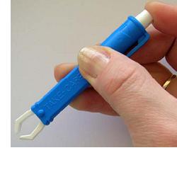 PINZETTA TOGLI ZECCHE IN PLASTICA BLISTER SINGOLO - Farmaciapacini.it